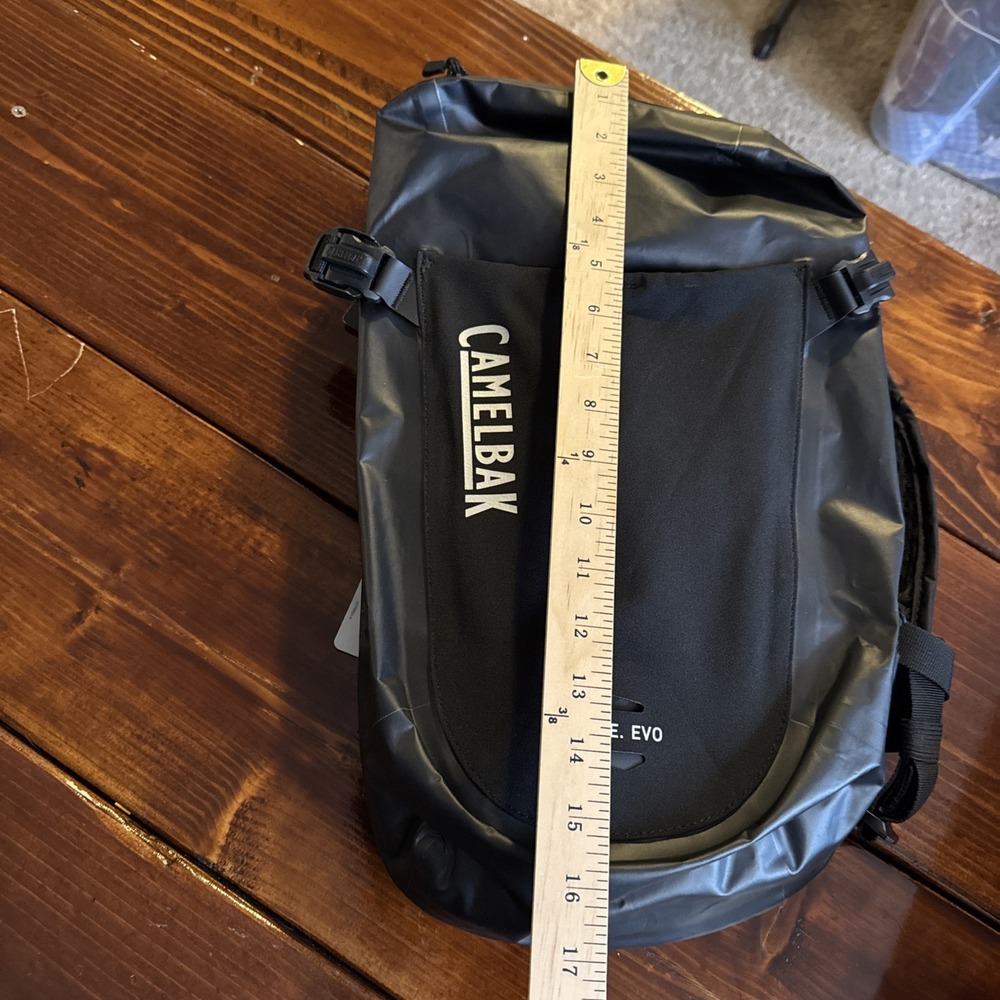 Camelbak M.U.L.E.® Evo 12 Hydration Pack Hiking, Running, Black, New W/Tags - Picture 6 of 12